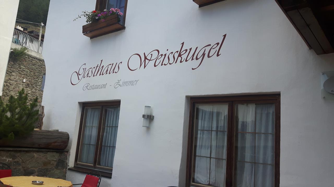Hotel Gasthaus Weisskugel Malles Venosta Exteriér fotografie