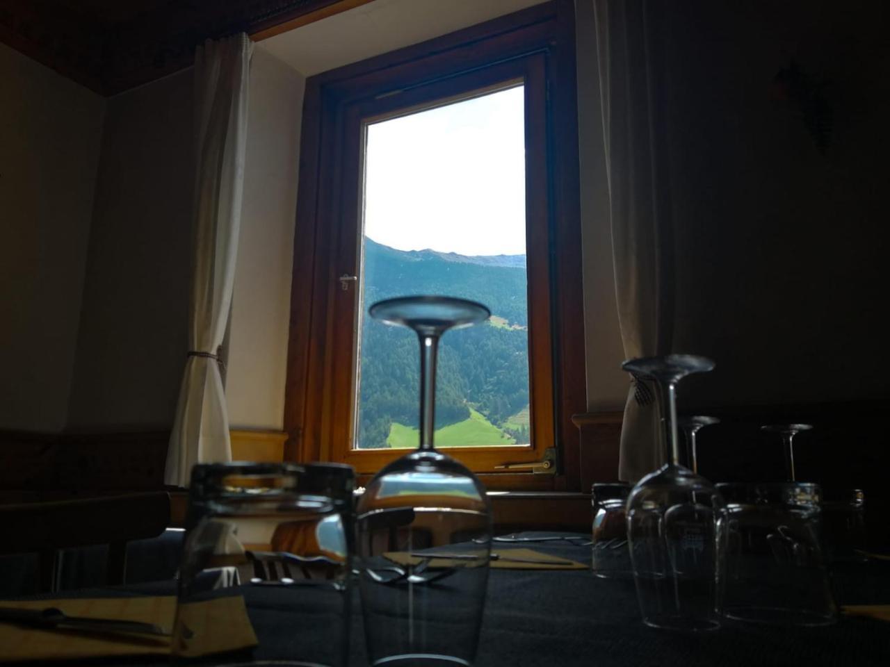 Hotel Gasthaus Weisskugel Malles Venosta Exteriér fotografie