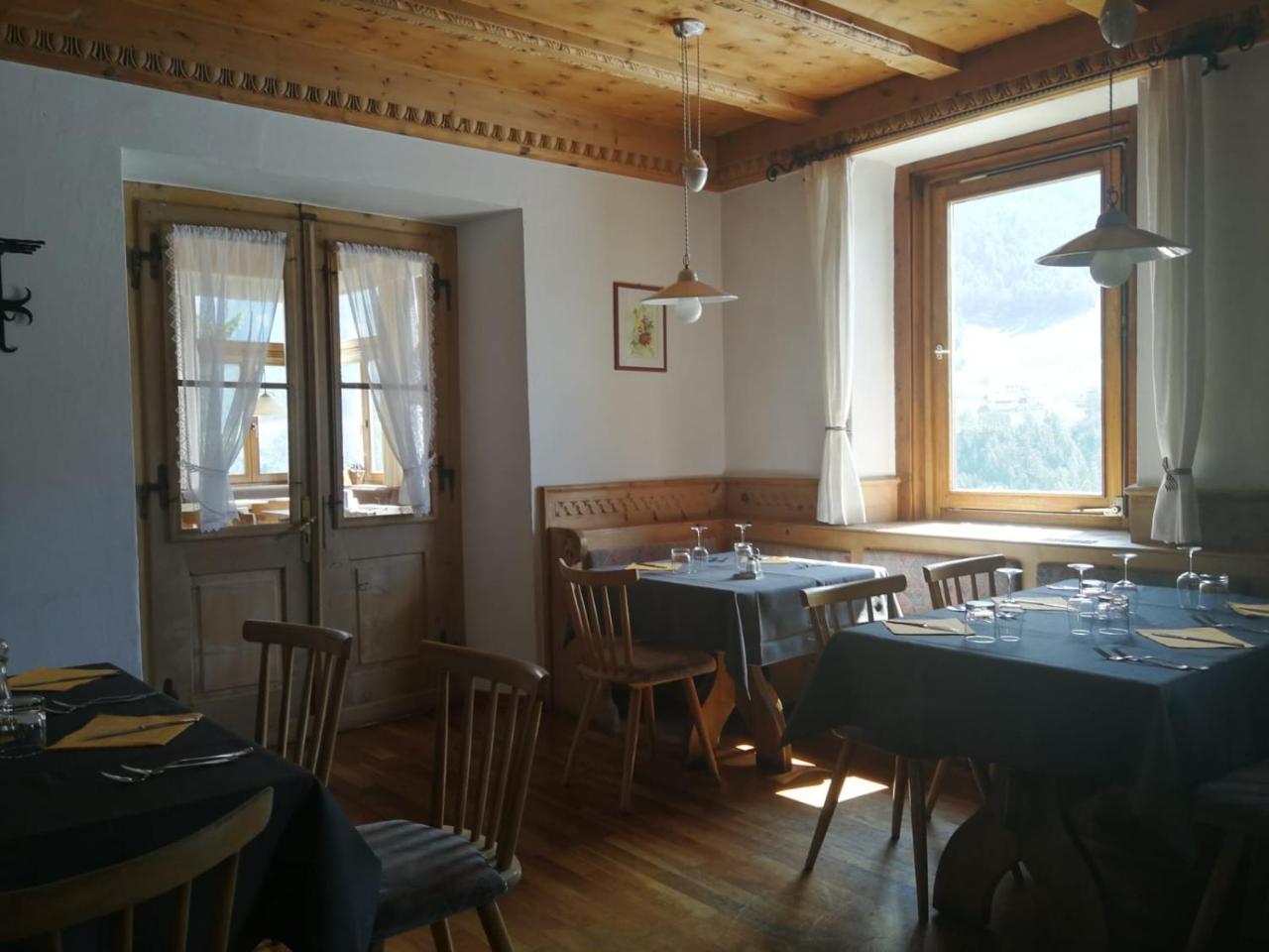 Hotel Gasthaus Weisskugel Malles Venosta Exteriér fotografie