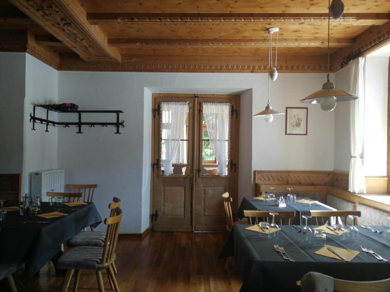Hotel Gasthaus Weisskugel Malles Venosta Exteriér fotografie