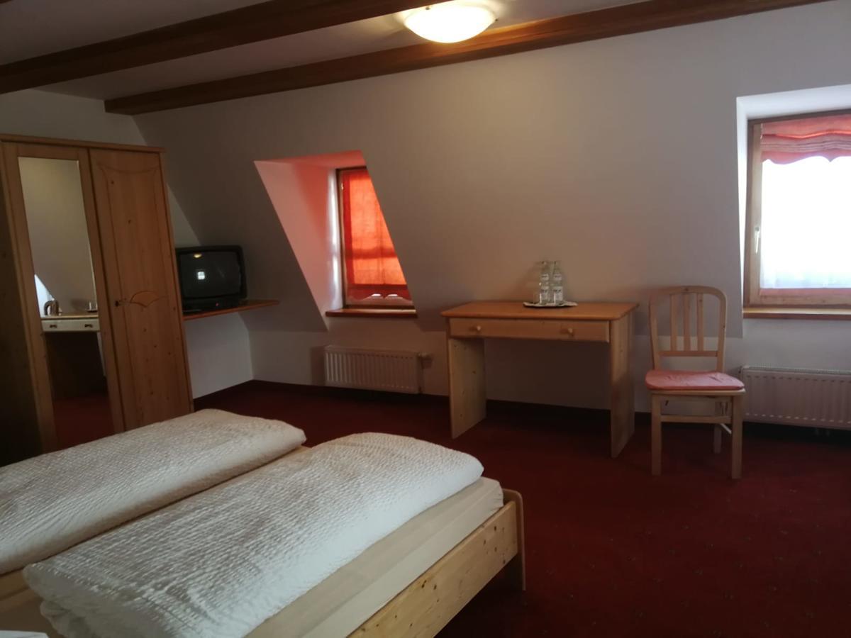 Hotel Gasthaus Weisskugel Malles Venosta Exteriér fotografie