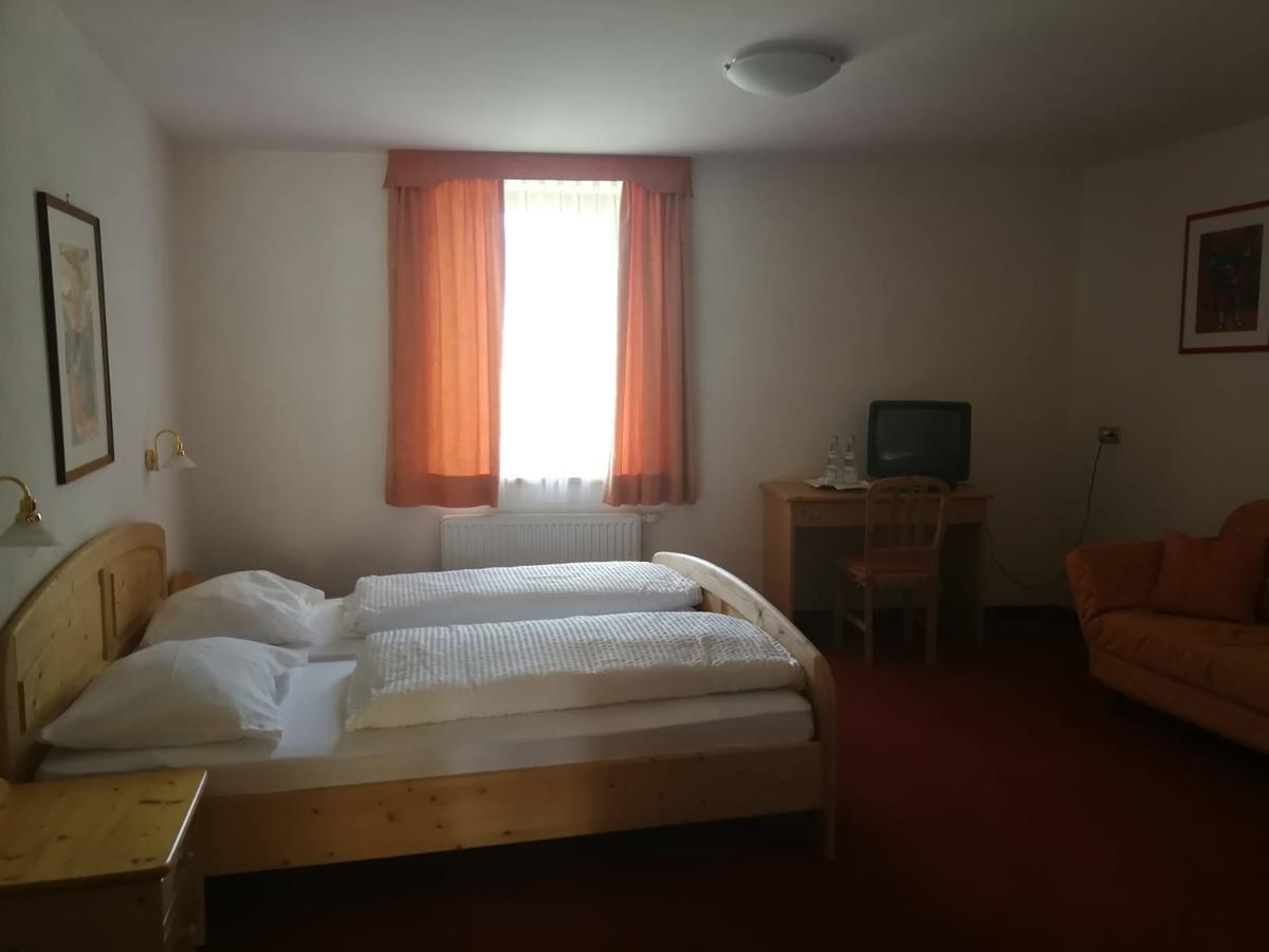Hotel Gasthaus Weisskugel Malles Venosta Exteriér fotografie